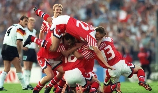  法国U21梯队包揽法甲多项殊荣  