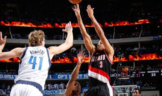  法兰克福客场绝杀霍芬海姆收获关键三分