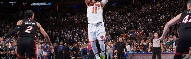  巴特勒三双热火加时险胜尼克斯  