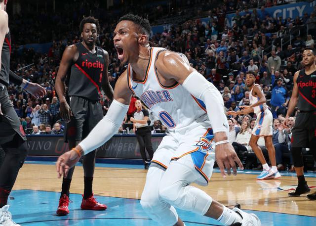  锡安威廉姆森暴扣点燃全场，鹈鹕加时险胜开拓者